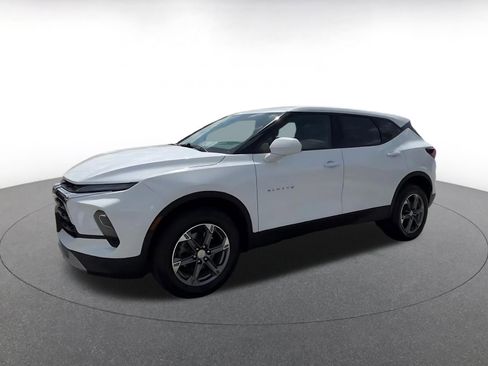 Used 2024 Chevrolet Blazer LT AWD/4WD image 8