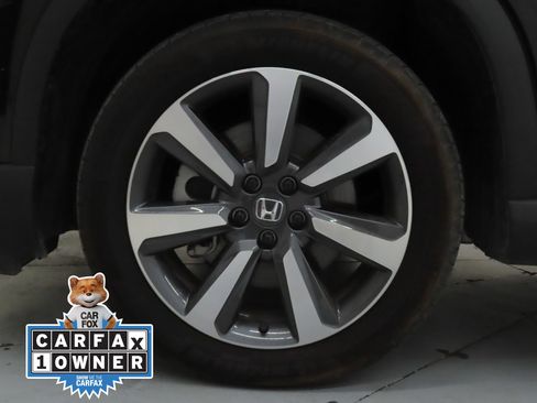 Used 2025 Honda Pilot Touring image 25