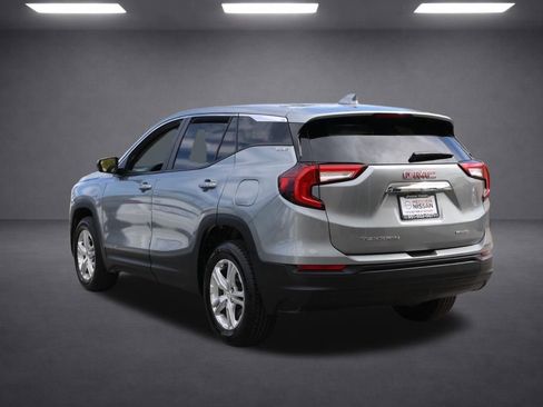 Used 2024 GMC Terrain SLE image 6