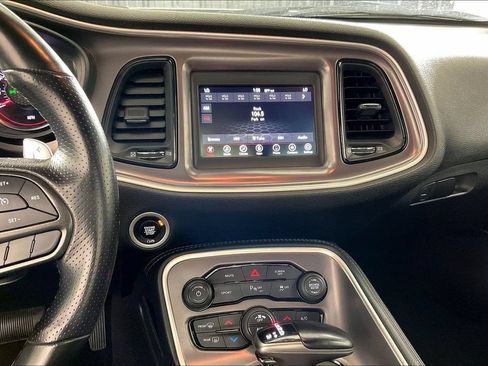 Used 2022 Dodge Challenger R/T RWD image 9