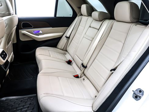 Used 2025 Mercedes-Benz GLE 450e 4MATIC image 8