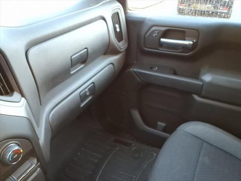 Used 2022 Chevrolet Silverado 1500 Custom Trail Boss AWD/4WD image 22