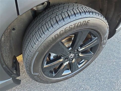 Used 2025 Honda Pilot Black Edition image 18
