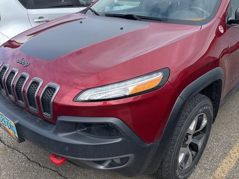 Used 2015 Jeep Cherokee Trailhawk w/ Comfort/Convenience Group AWD/4WD image 3