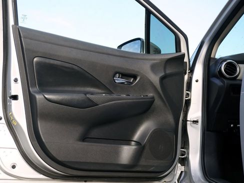 Used 2020 Nissan Versa SV image 17