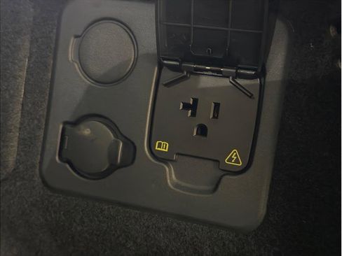 Used 2023 Fisker Ocean Extreme image 34