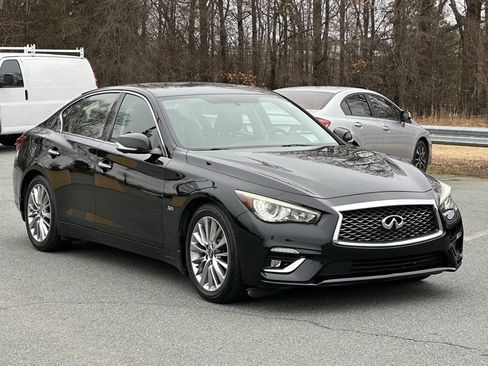 Used 2018 INFINITI Q50 Luxe w/ Essential Package (3.0T Luxe) image 11