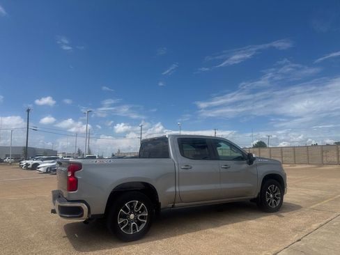 Used 2023 Chevrolet Silverado 1500 LT AWD/4WD image 23