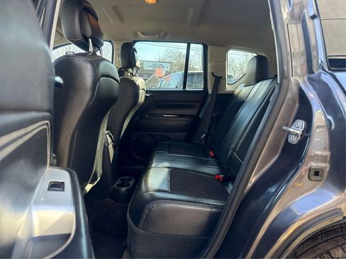 Used 2017 Jeep Compass Latitude image 9