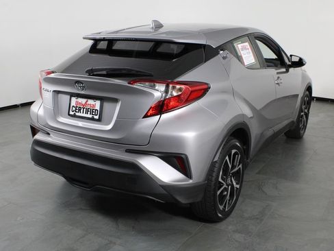 Used 2020 Toyota C-HR XLE FWD image 3