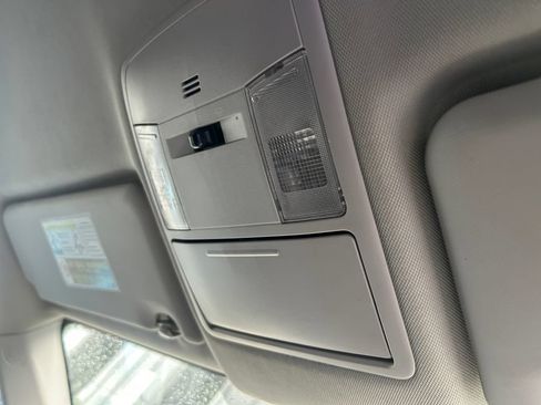 Used 2017 Toyota RAV4 LE AWD/4WD image 20