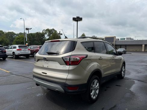 Used 2018 Ford Escape SEL FWD image 4
