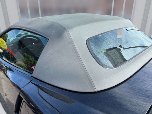 Used 2006 Chevrolet Corvette Convertible w/ Preferred Equipment Group RWD image 17