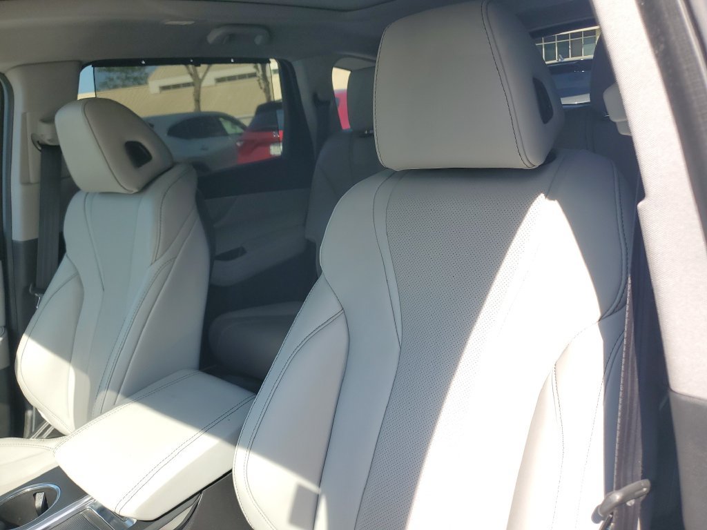 Certified 2024 Acura MDX w/ Technology Package FWD image 18
