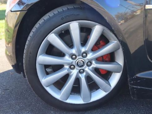 Used 2011 Jaguar XF Premium image 12