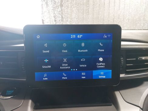Used 2022 Ford Explorer XLT w/ Equipment Group 202A AWD/4WD image 23