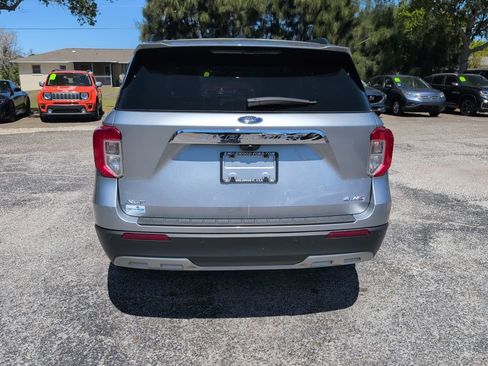 Certified 2023 Ford Explorer XLT w/ Equipment Group 202A AWD/4WD image 4