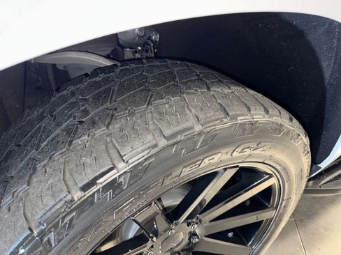 Used 2022 Chevrolet Tahoe RST w/ Luxury Package image 11