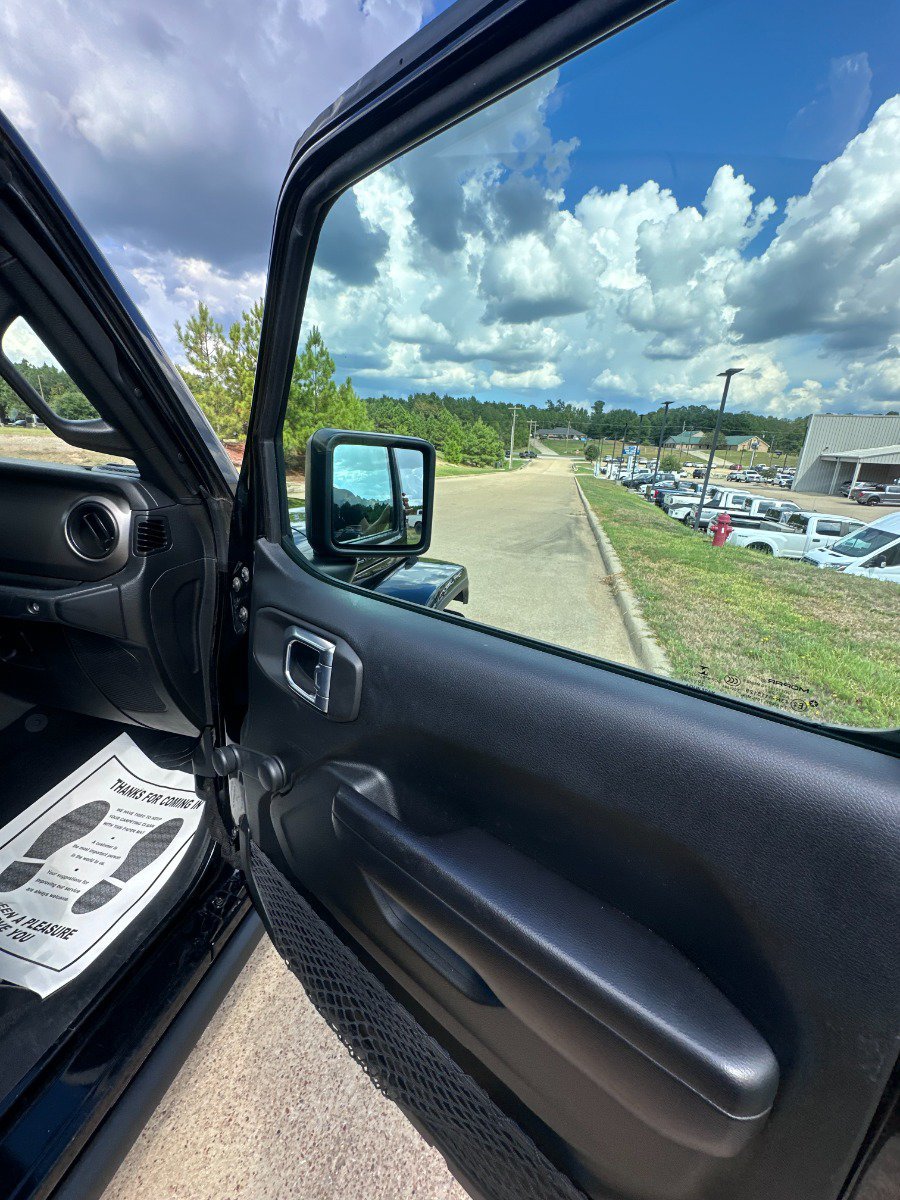 Used 2021 Jeep Gladiator Sport AWD/4WD image 26