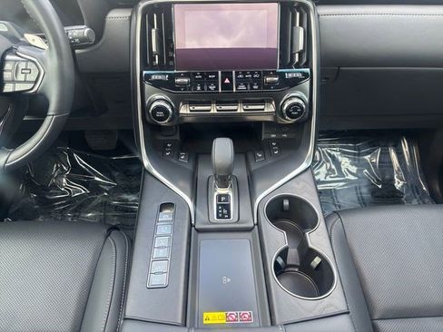 Used 2025 Lexus LX 700h Luxury w/ Appearance Package AWD/4WD image 17