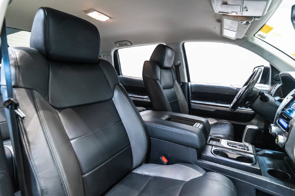 Used 2021 Toyota Tundra Limited w/ Limited Premium Package AWD/4WD image 16