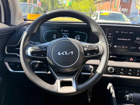 Used 2025 Kia Sportage LX FWD image 18