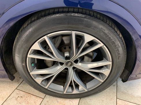 Used 2021 Audi Q8 Prestige w/ Prestige Package image 10