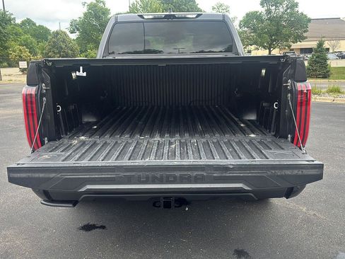 Used 2022 Toyota Tundra Platinum w/ Advanced Package AWD/4WD image 10