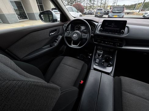 Used 2023 Nissan Rogue SV image 35