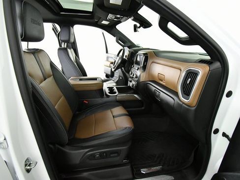 Used 2022 Chevrolet Silverado 3500 High Country w/ Technology Package image 23