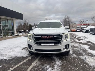 Used 2022 GMC Yukon SLT w/ SLT Premium Package