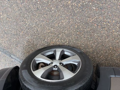 Used 2021 Jeep Cherokee Limited image 9