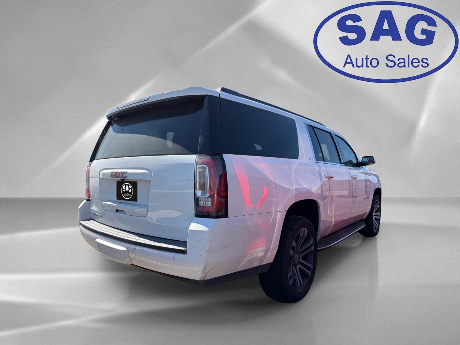 Used 2019 GMC Yukon XL SLT w/ Open Road Package RWD image 3