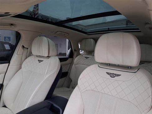 Used 2017 Bentley Bentayga W12 image 21