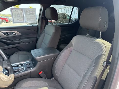 Used 2023 Chevrolet Traverse LT FWD image 14