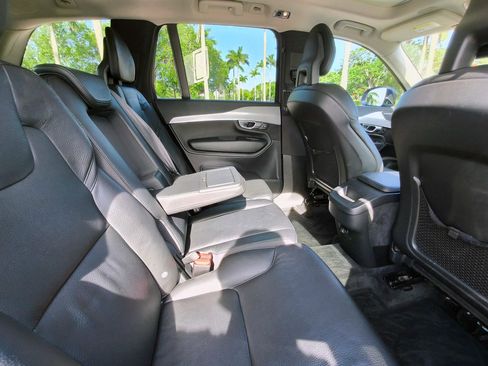 Used 2017 Volvo XC90 T5 Momentum w/ Vision Package FWD image 31