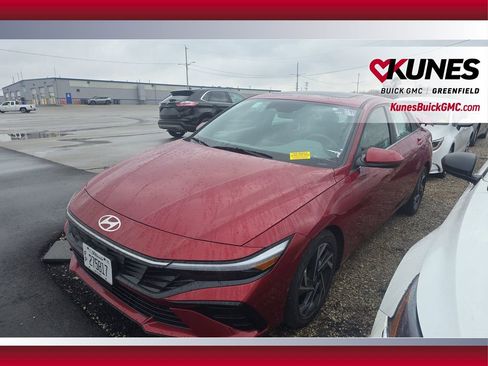 Used 2025 Hyundai Elantra SEL image 24