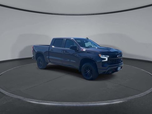 Used 2022 Chevrolet Silverado 1500 LT Trail Boss AWD/4WD image 2