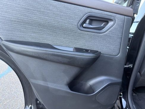 Certified 2021 Nissan Rogue S image 13