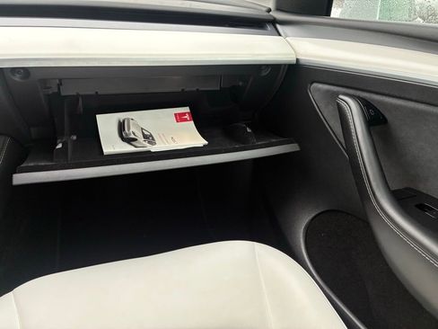 Used 2022 Tesla Model Y Performance image 29