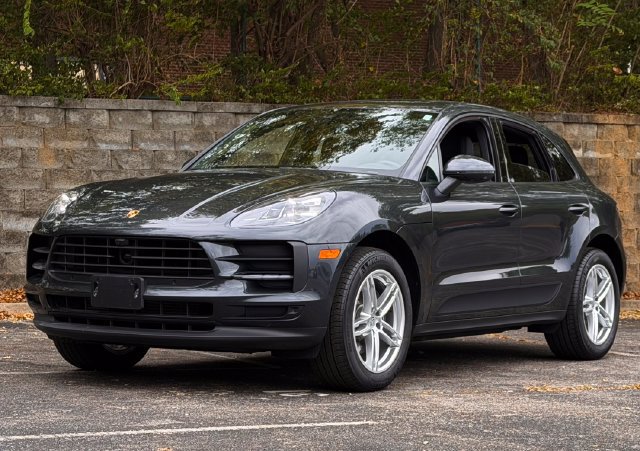 Used 2023 Porsche Macan AWD/4WD image 12