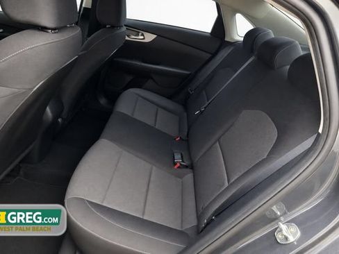 Used 2022 Kia Forte LXS w/ LXS Technology Package FWD image 16