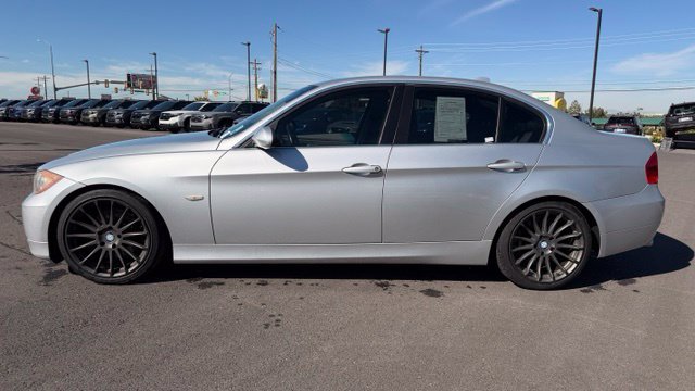 Used 2006 BMW 330i Sedan RWD image 5