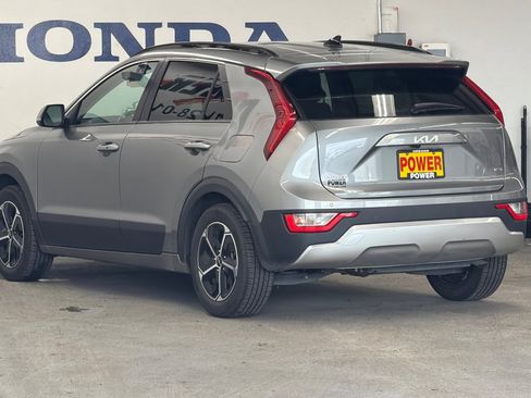 Used 2023 Kia Niro EX image 6