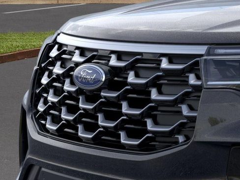 New 2026 Ford Explorer Platinum w/ LUX Leather Package AWD/4WD image 17