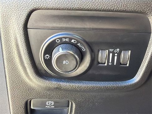 Used 2022 Jeep Grand Cherokee L Limited image 27