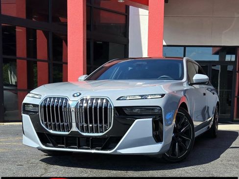 Used 2024 BMW 760i xDrive w/ Executive Package image 1
