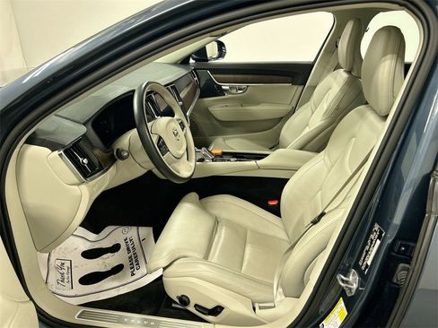 Used 2022 Volvo S90 B6 Inscription w/ Advanced Package image 9