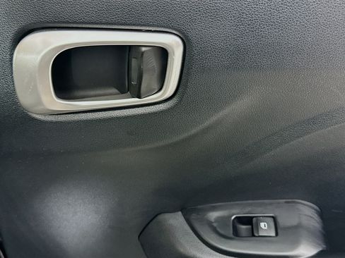 Used 2024 Hyundai Venue SEL FWD image 29