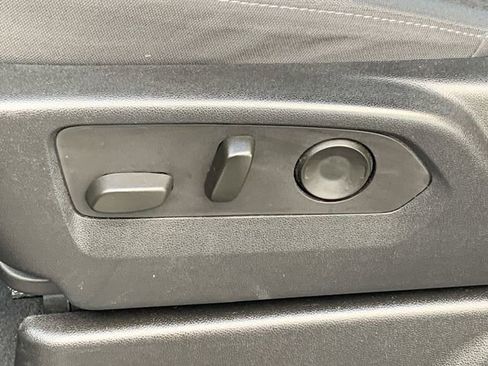 Used 2023 Chevrolet Suburban LS image 41